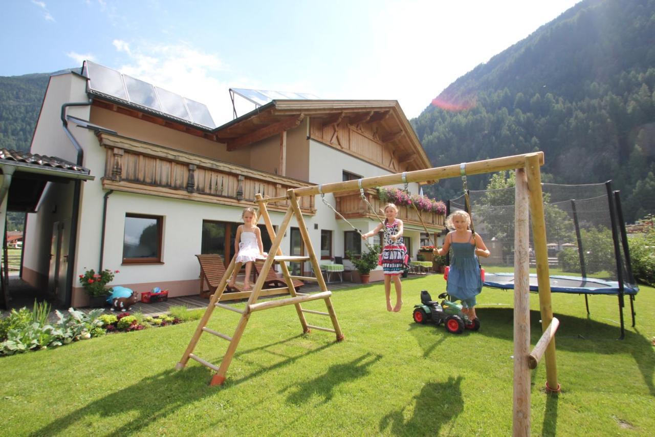 Landhaus Zell Längenfeld Екстериор снимка